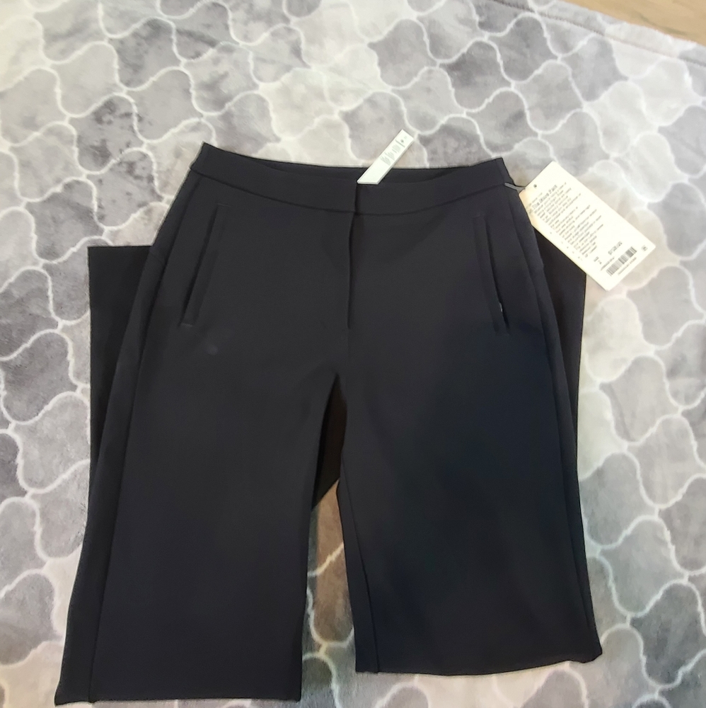 Lululemon On the Move Pant NWT size 2